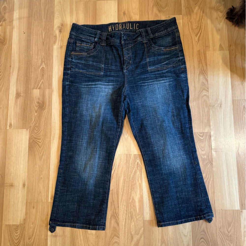 Hydraulic Jean Capris. Plus size 18W